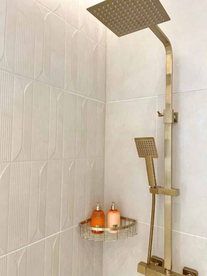 Stylish & Chic Central Apartment With Hot Tub Perth Ngoại thất bức ảnh