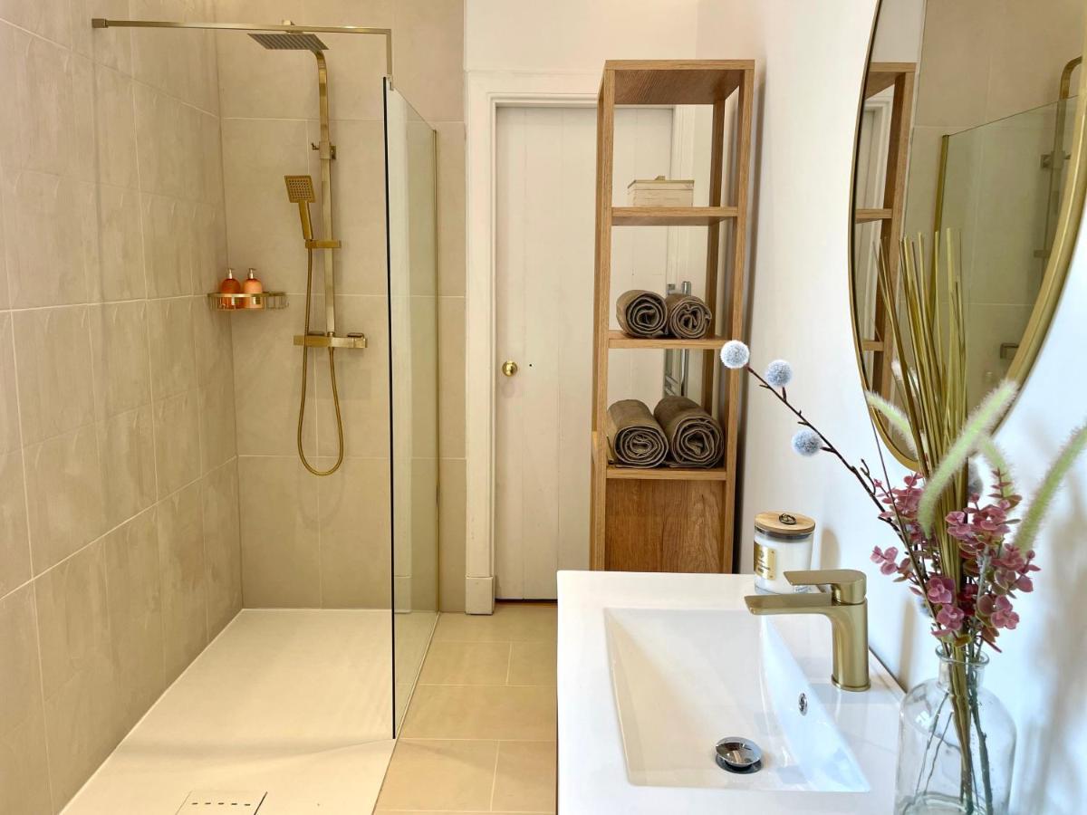 Stylish & Chic Central Apartment With Hot Tub Perth Ngoại thất bức ảnh