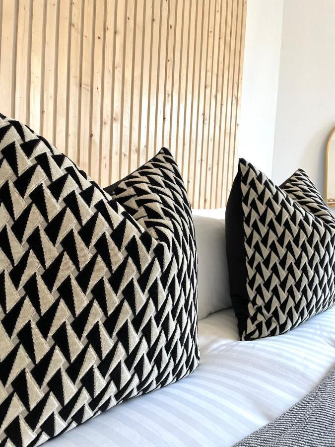 Stylish & Chic Central Apartment With Hot Tub Perth Ngoại thất bức ảnh